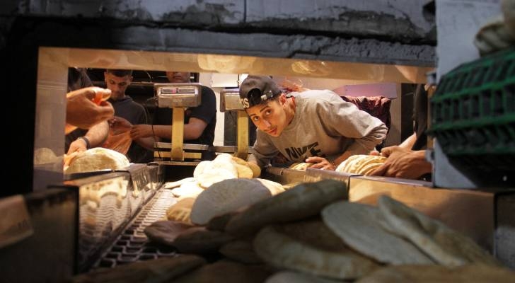 Southern Gaza bakeries reopen after limited flour delivery