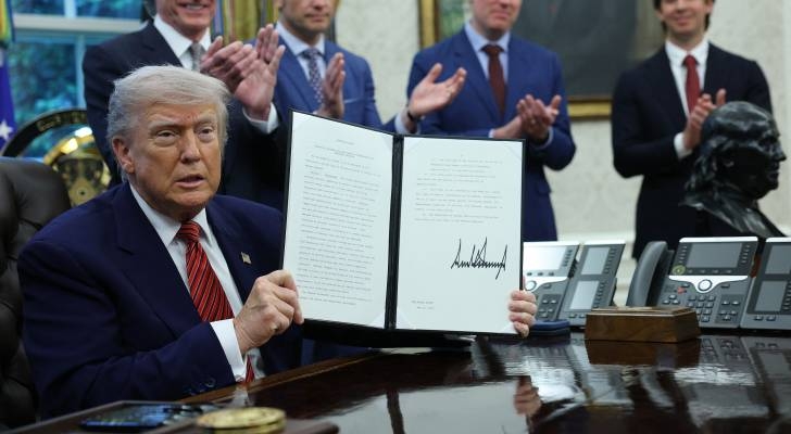 Trump signs orders to boost US nuclear energy