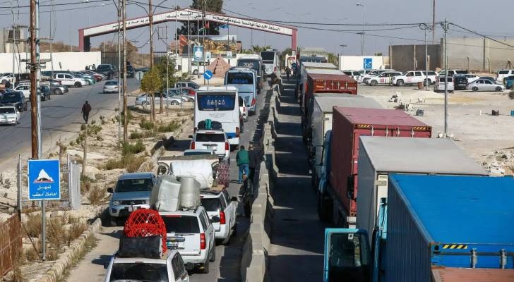 Hundreds of Syrian return home voluntarily from Jordan