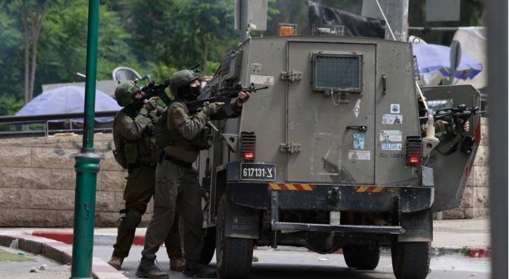 "Israeli" forces ram bus carrying elderly Hajj pilgrims in West Bank