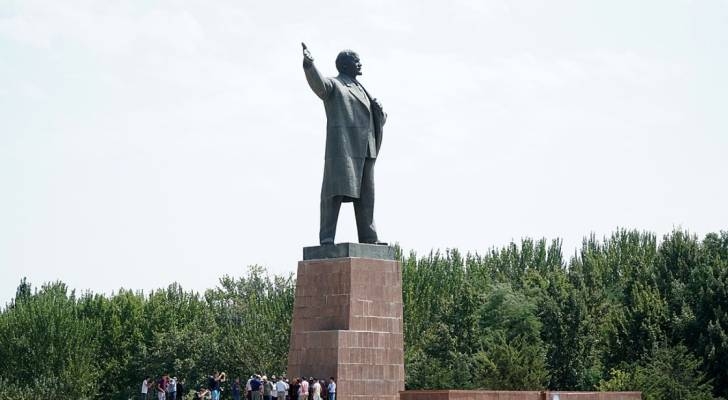 Kyrgyzstan removes Central Asia's tallest Lenin statue