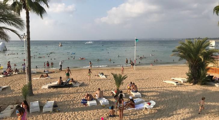 Syria decrees full body swimwear for women on public beaches