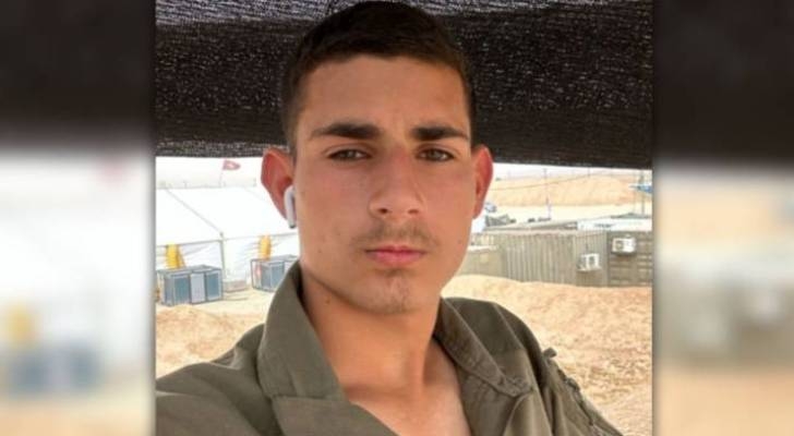 'Israeli' army announces death of soldier in Gaza