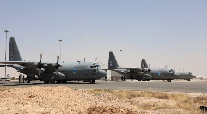 VIDEO - Jordan airdrops 25 tons of food into Gaza