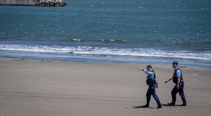 Huge quake off Russia sparks Pacific tsunami warnings