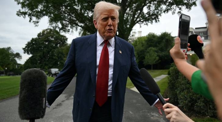 Trump orders firing of US official as cracks emerge in jobs market