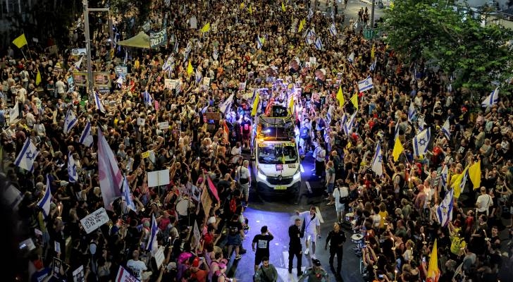 100,000 'Israelis' protest against Netanyahu for expanding Gaza war