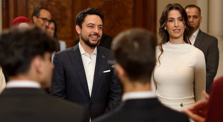 Crown Prince receives top-performing Tawjihi students