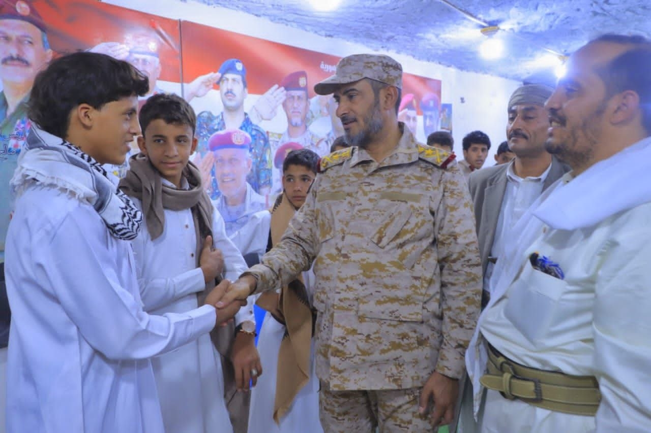 مأرب.. بن عزيز يكرّم 100 حافظٍ لكتاب الله ويؤكد أن النصر قادمٌ لا محالة
