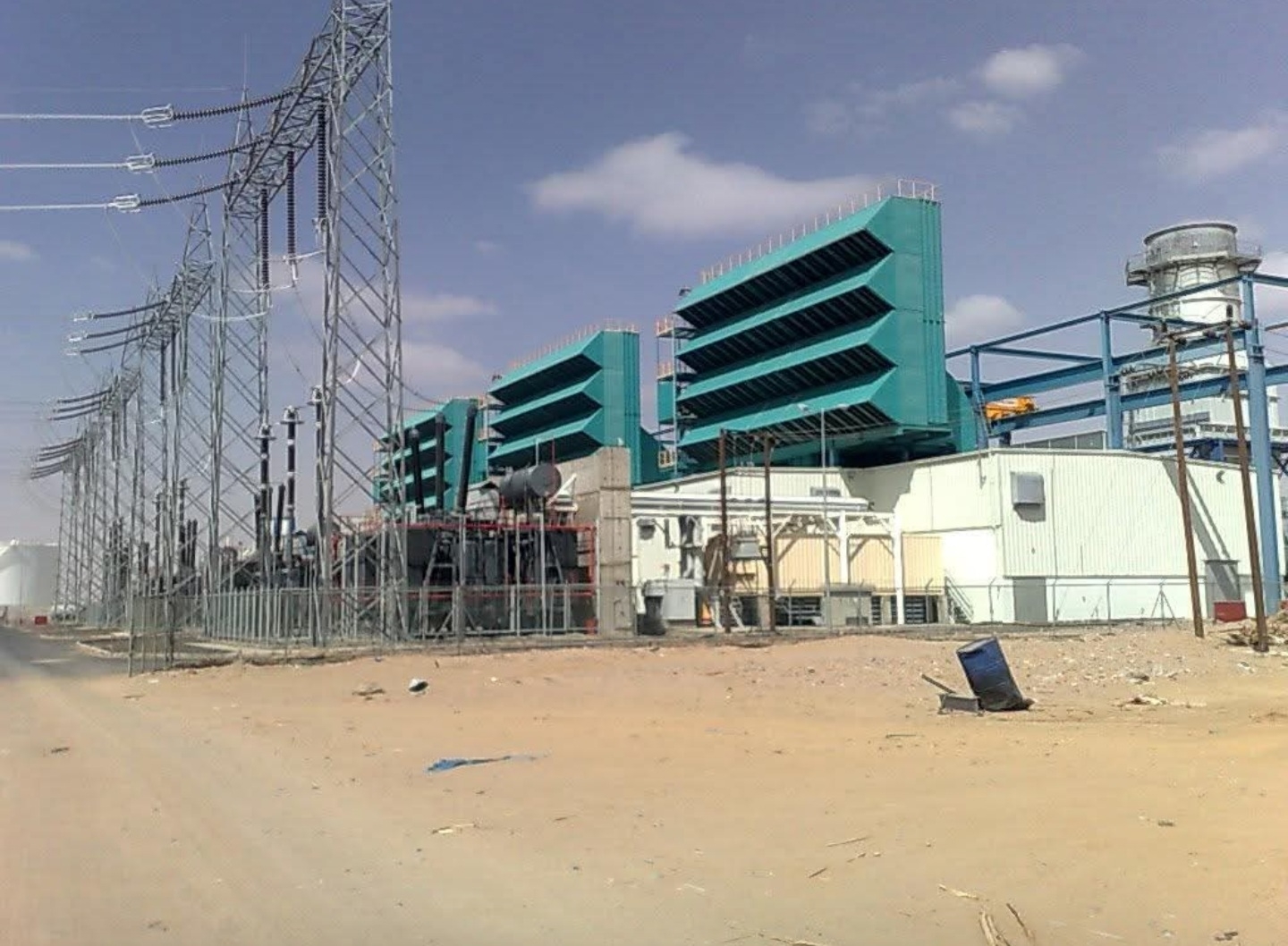 محطة مأرب الغازية تدخل التوربين الثاني للخدمة لتحسين استقرار التيار الكهربائي بالمحافظة
