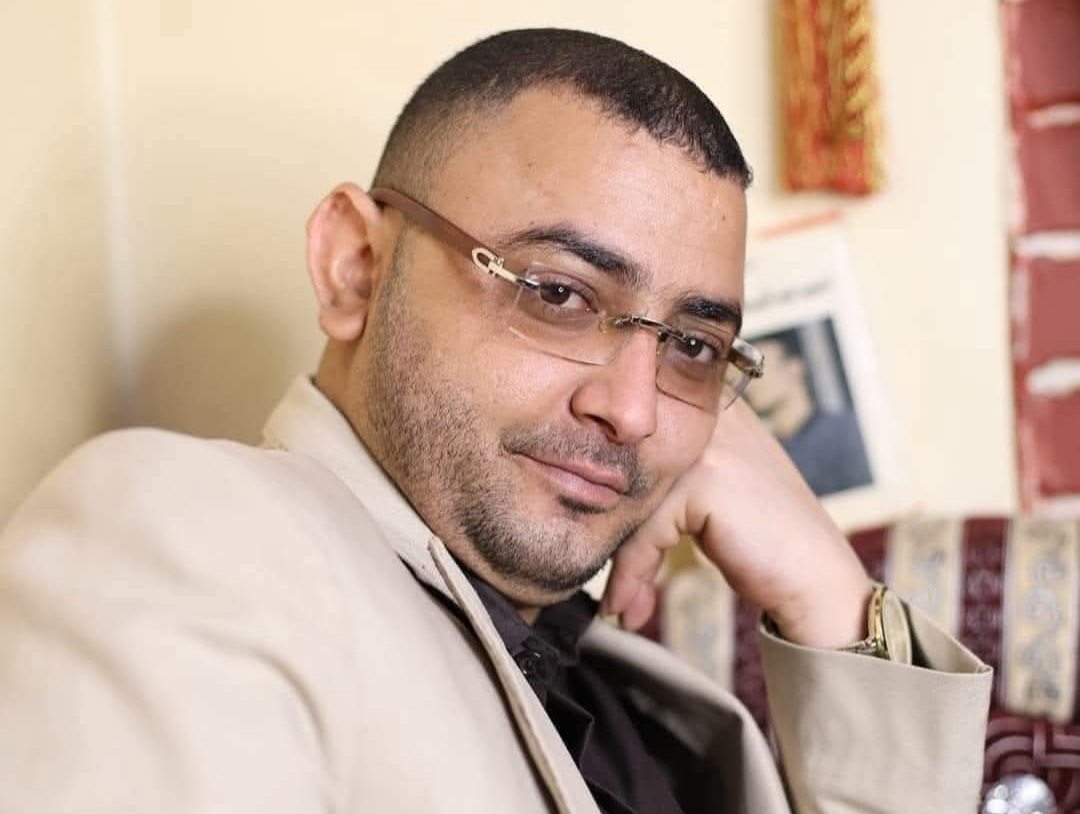 الحوثيون ينقلون الصحفي &quot;المياحي&quot; إلى سجن &quot;هبرة&quot; الاحتياطي بعد تعرض السجن السابق للقصف