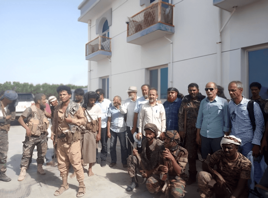 أمن أبين يعلن تحرير كبار موظفي مصنع إسمنت الوحدة بعد يومين من اختطافهم