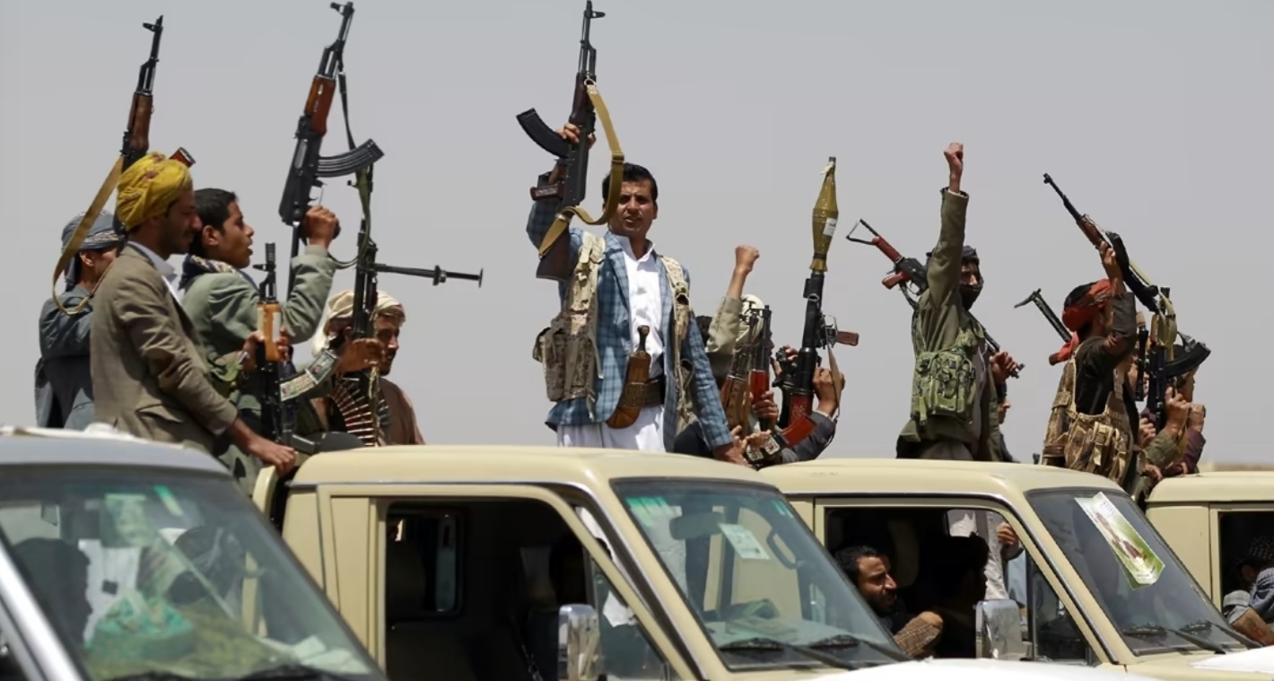الحوثيون يقرّون التحشيد الإجباري في الحديدة دعماً لإيران ومواجهةً لإسرائيل.. والسجن للمتخلفين