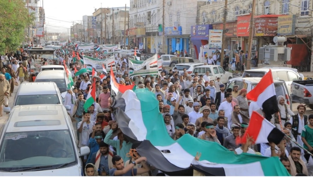 مسيرة جماهيرية &quot;حاشدة&quot; في مأرب تضامنًا مع غزة وتنديدًا بجرائم الاحتلال