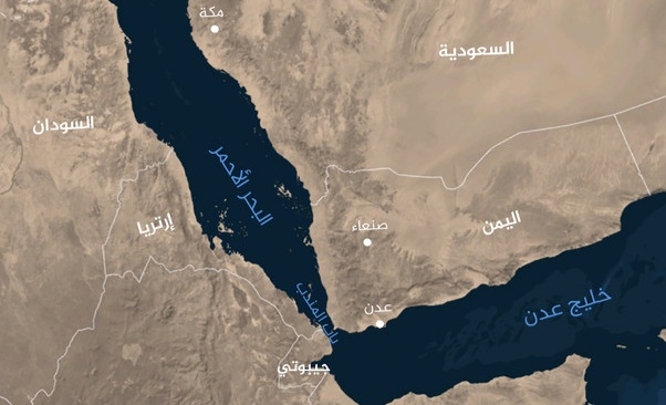 البحرية البريطانية تتحدث عن تعرض &quot;سفينة&quot; لهجوم مسلح واحتجازها بالقرب من السواحل اليمنية