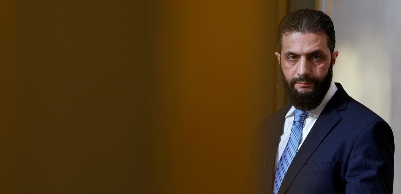 من بينهم الشرع.. قائمة بـ28 شخصية ومؤسسة سورية رُفع عنهم الحظر الأميركي