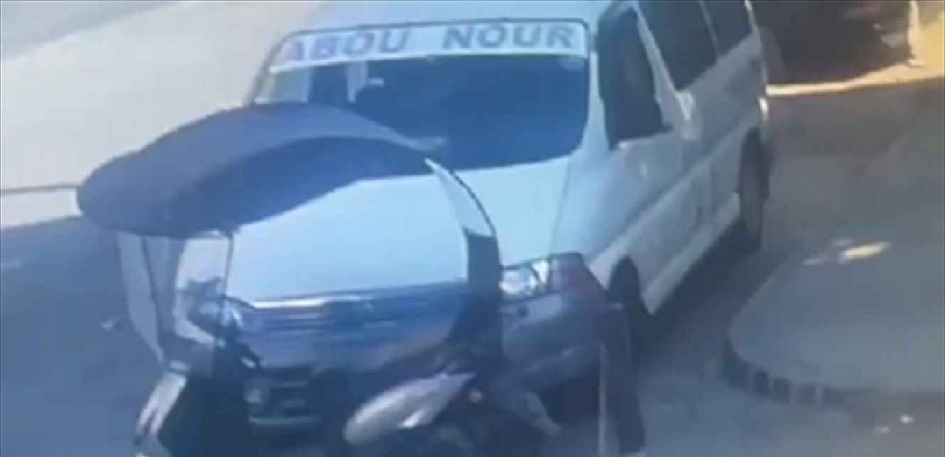 بالفيديو… سرقة من أمام مدرسة!