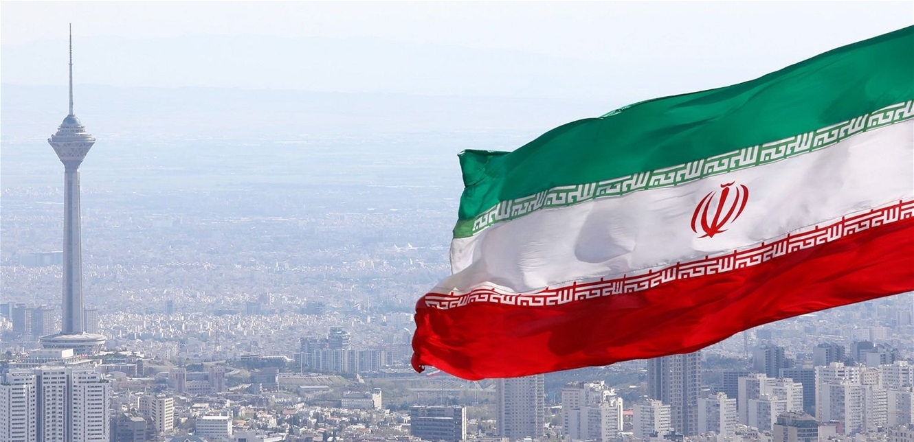 مقارنة مع العراق.. هل سقوط نظام إيران ممكن؟