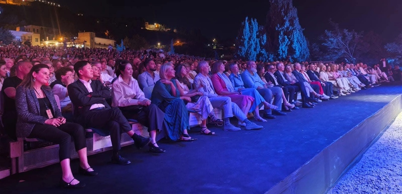 إفتتاح مهرجانات بيت الدين… وتحيّة خاصة للسيّدة فيروز (فيديو)