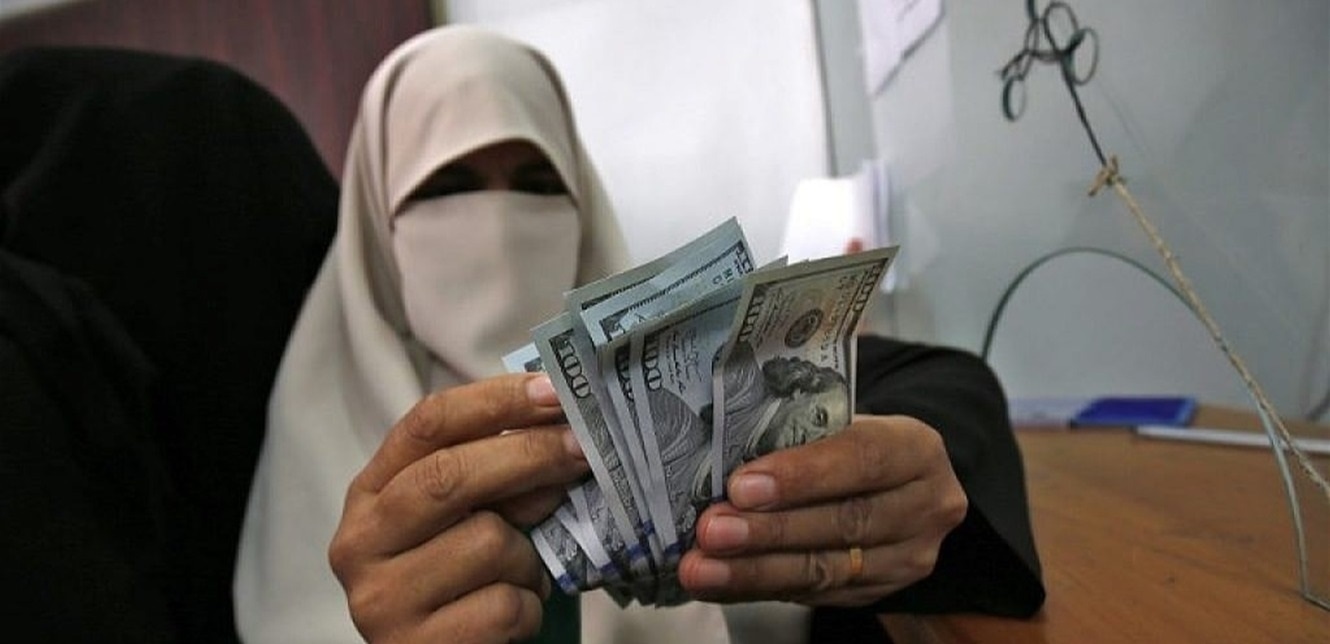 الدولارات تذوب.. هكذا أرهقت الحرب مال غزة!