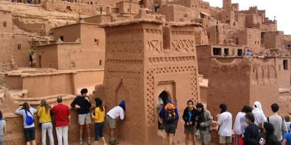 خبير: الطبقة المتوسطة والضعيفة عاجزة عن مواكبة الغلاء السياحي