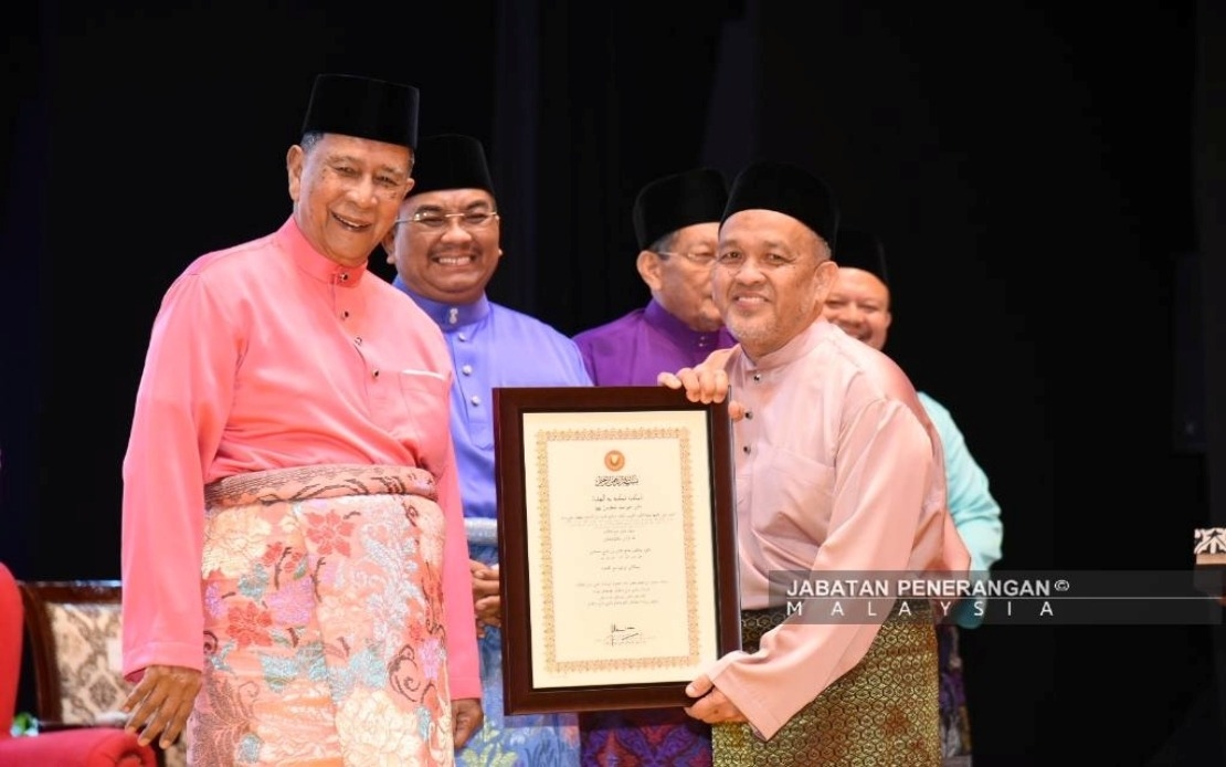 Sungai Batu Archaeology Researcher Receives Kedah Maal Hijrah Award