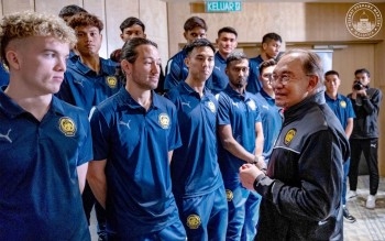 PM Anwar Rallies Harimau Malaya Ahead Of Vietnam Clash