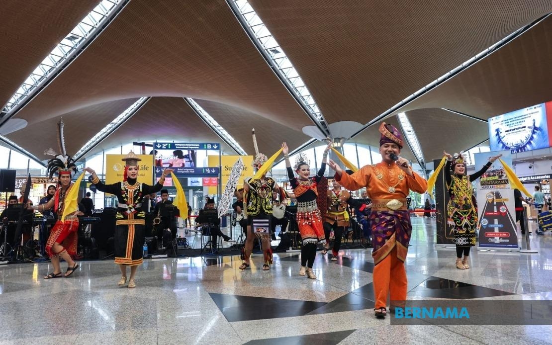 HKHM 2025: PENTARAMA MERDEKA@KLIA Fills KLIA Terminal 1 With Vibrant Patriotic Spirit