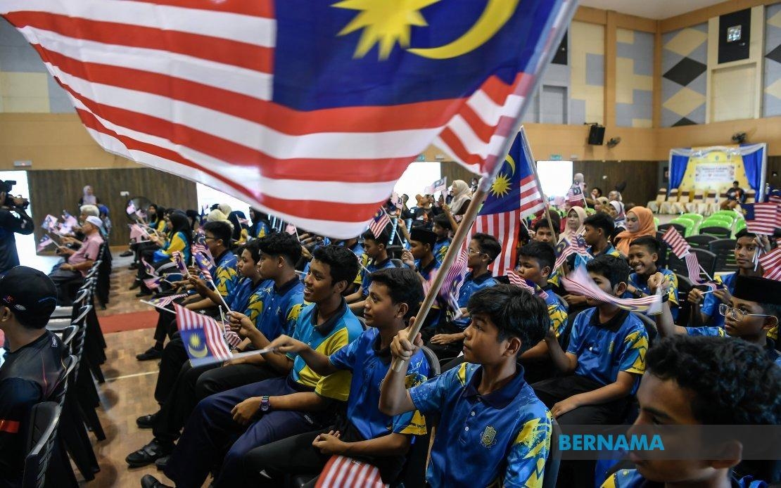 Festive Atmosphere As KMJG 2025 Convoy Rolls Through Kedah