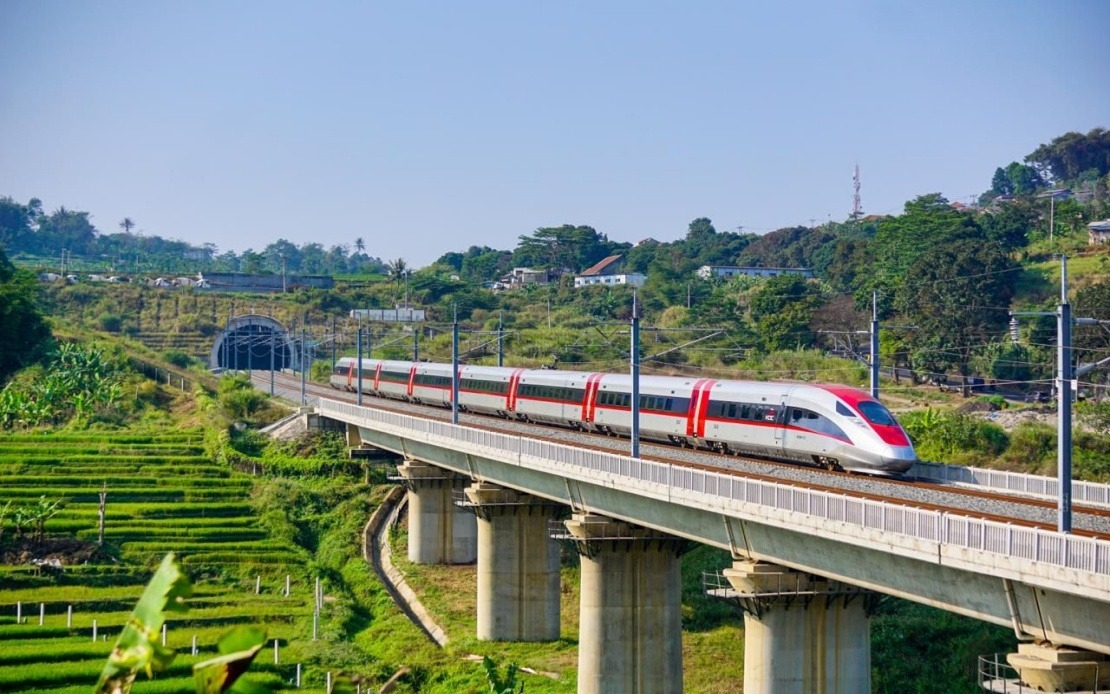 Indonesia's Whoosh High-Speed Rail Exceeds 10 Mln Passengers
