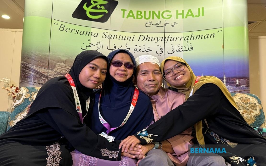 Blind For 38 Years, Retired Teacher Fulfils Dream Of Performing Haj Pilgrimage