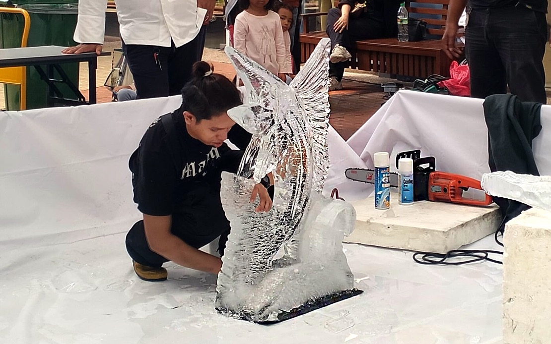 Ice Sculpting Faces Talent Shortage Despite Strong Demand