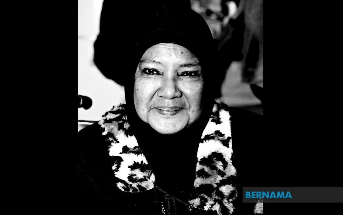 Veteran Singer Zaleha Hamid Dies
