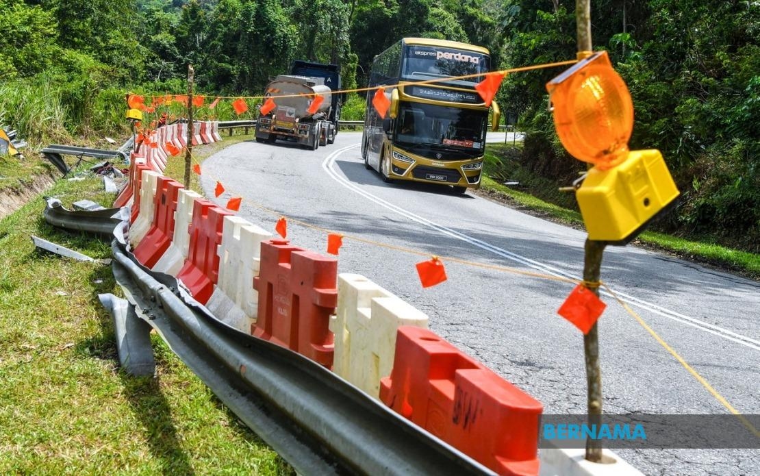 JKR Reviewing PCA Report Before Carrying Out East-West Highway Repairs - Director-General