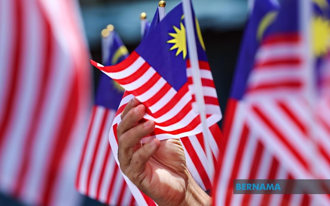 National Month: Kelantan Man Spreads Patriotism With 15,000 Free Jalur Gemilang