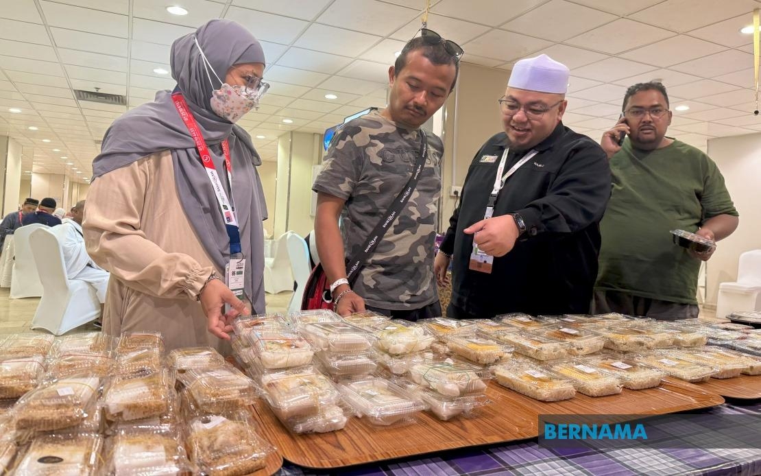 Pilgrims Happy With TH Cafeteria Services, Malaysian Menu, Affordable Prices