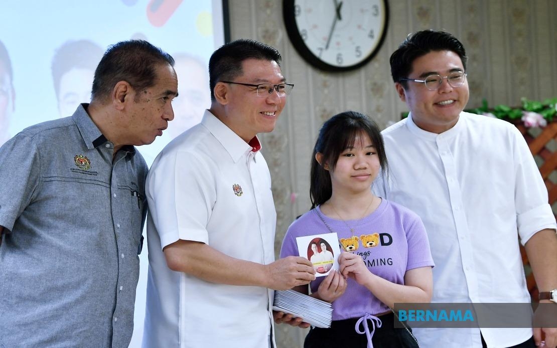 Teluk Intan MP Allocates Over RM1 Million For School Students Since 2023