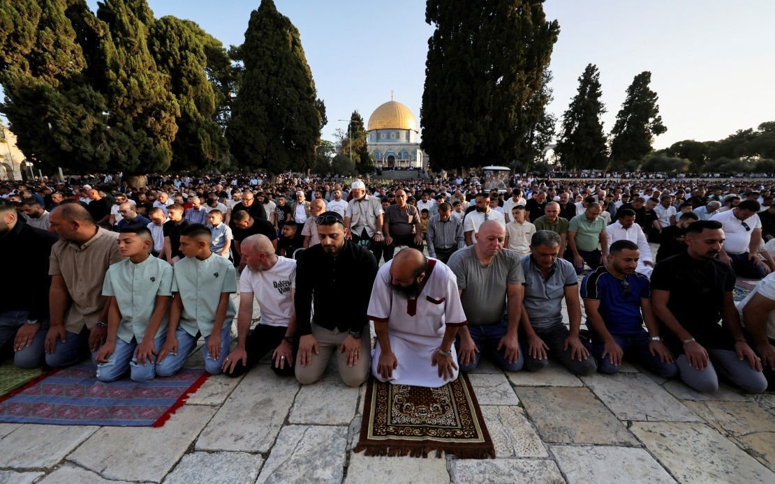 Palestinians Offer Eid Prayers At Al-Aqsa Mosque In Shadow Of Israeli Guns, Sombre atmosphere