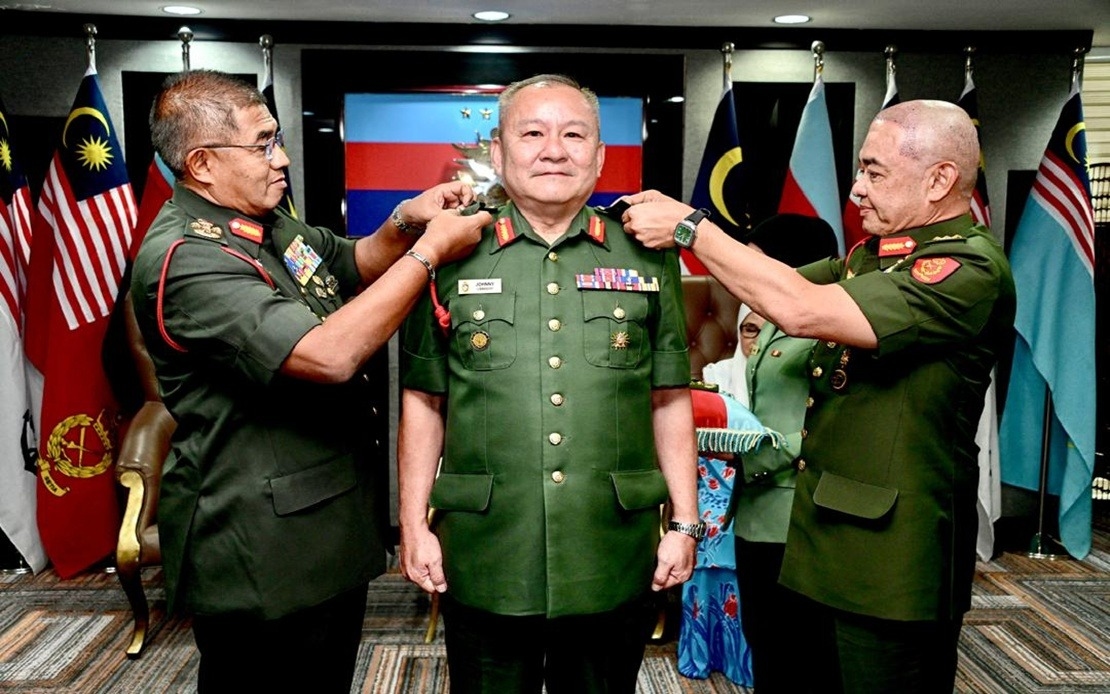 Johnny Lim Becomes First Chinese Lieutenant General In MAF History