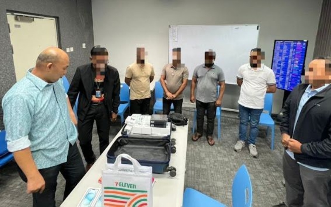Four Bangladeshi Men Detained At KLIA For Touting