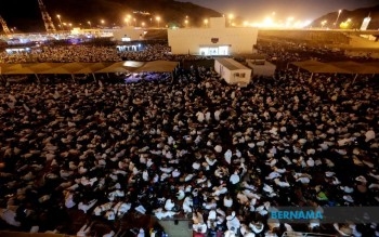 "Stone Throwing' During Haj: Symbol Of Self-Renewal, Affirmation Of Faith