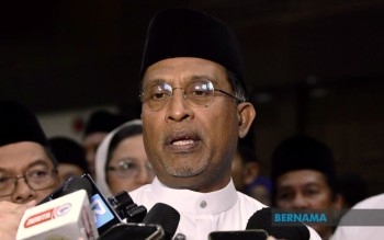 Anwar Wants UMS Not To Expel Students Involved In Anti-Graft Rally, Says Zambry