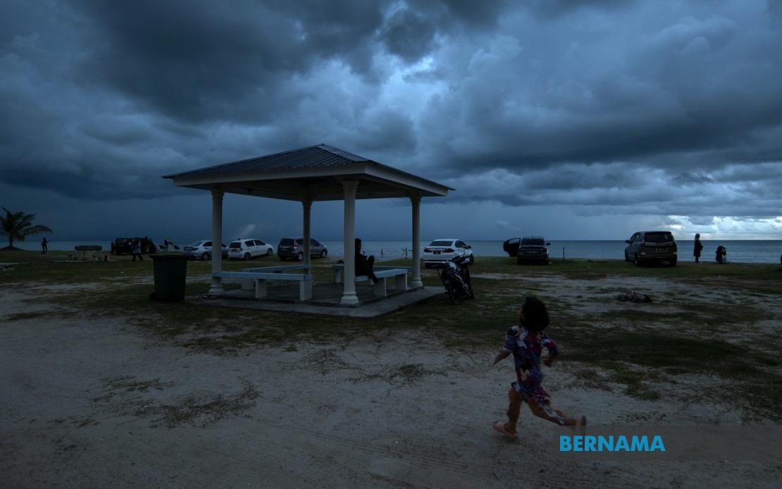 Sarawak Prepared For North-East Monsoon With 661 Relief Centres, One-Off Aid Packages