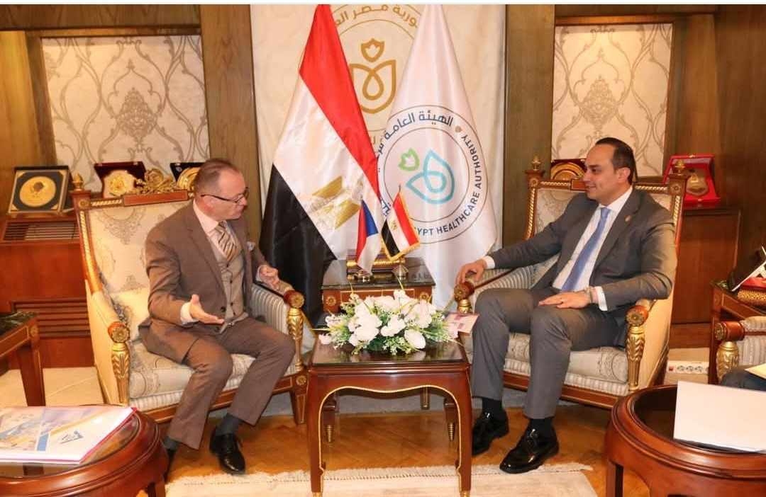 السبكى يبحث سبل التعاون المشترك في مجالات الرعاية مع سفير التشيك بمصر