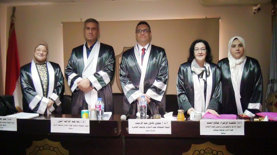 الكاتب الصحفي سامح محروس يحصل على الدكتوراة بمرتبة الشرف الأولى في 'إدارة وتمويل الصحف المصرية'