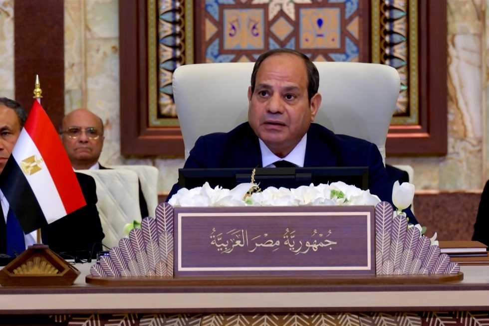 الرئيس السيسي يعود إلى أرض الوطن عقب مشاركته في القمة العربية