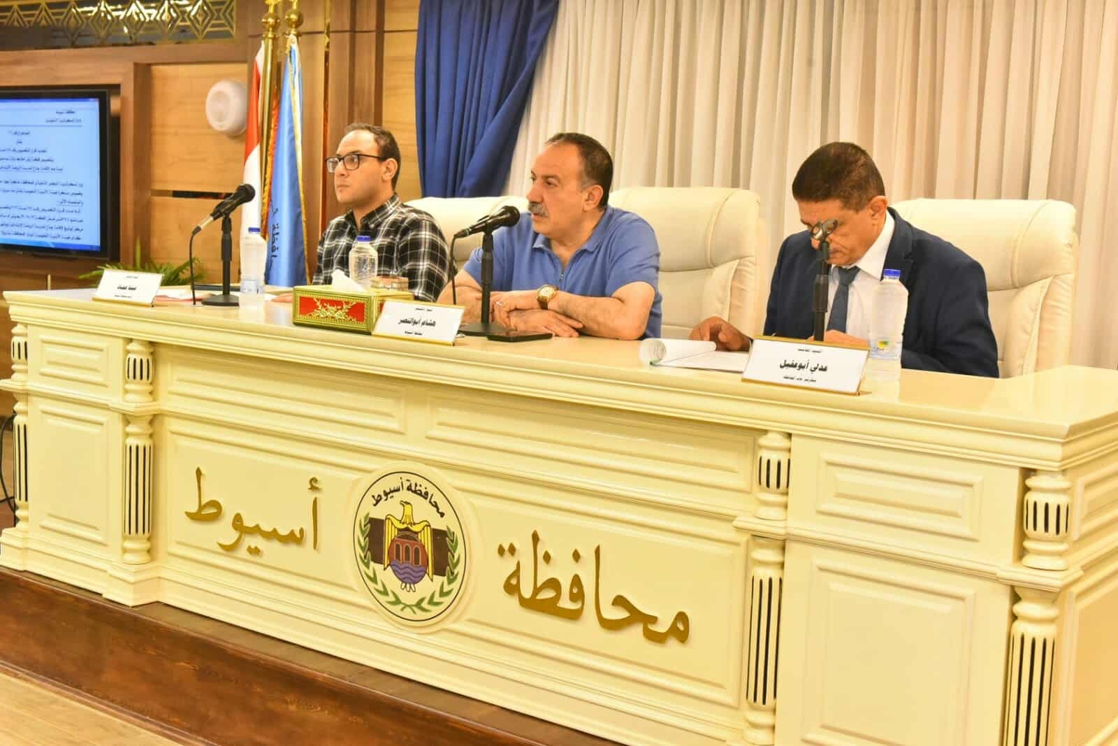 محافظ أسيوط يوافق على تخصيص أراضي لإقامة منشآت تعليمية واجتماعية بأبوتيج وصدفا