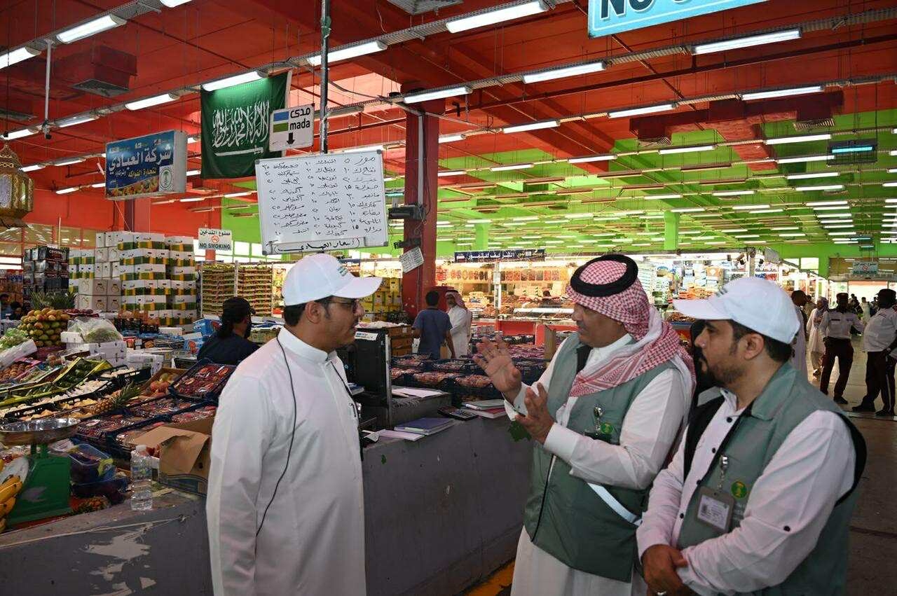 بيئة مكة المكرمة تتابع الأعمال في أسواق النفع العام والمسالخ بالعاصمة المقدسة إستعداداً لموسم حج 1446
