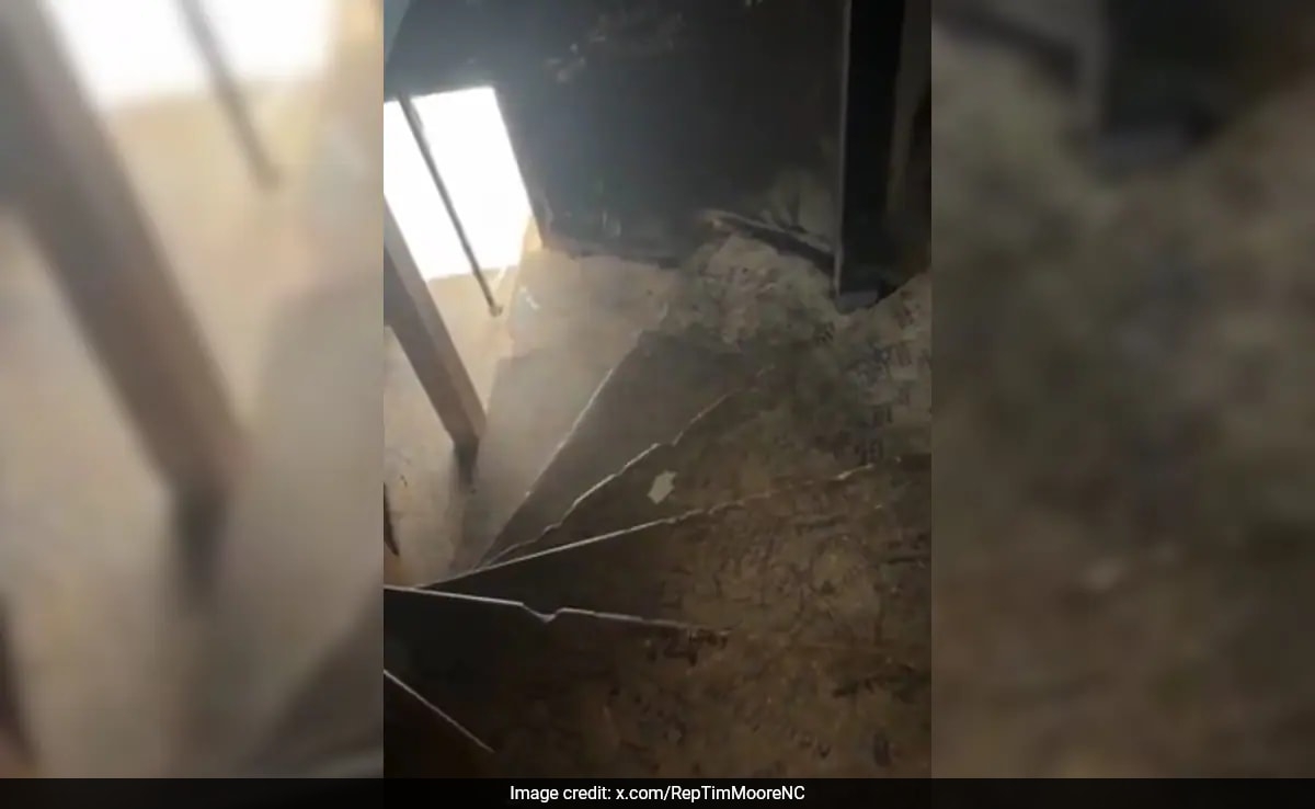 Video: US Politician Shows Secret Passageway Under Lincoln Room In Capitol