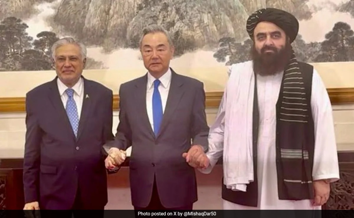 Pakistan Upgrades Ties With Afghanistan Days After China's Taliban Outreach